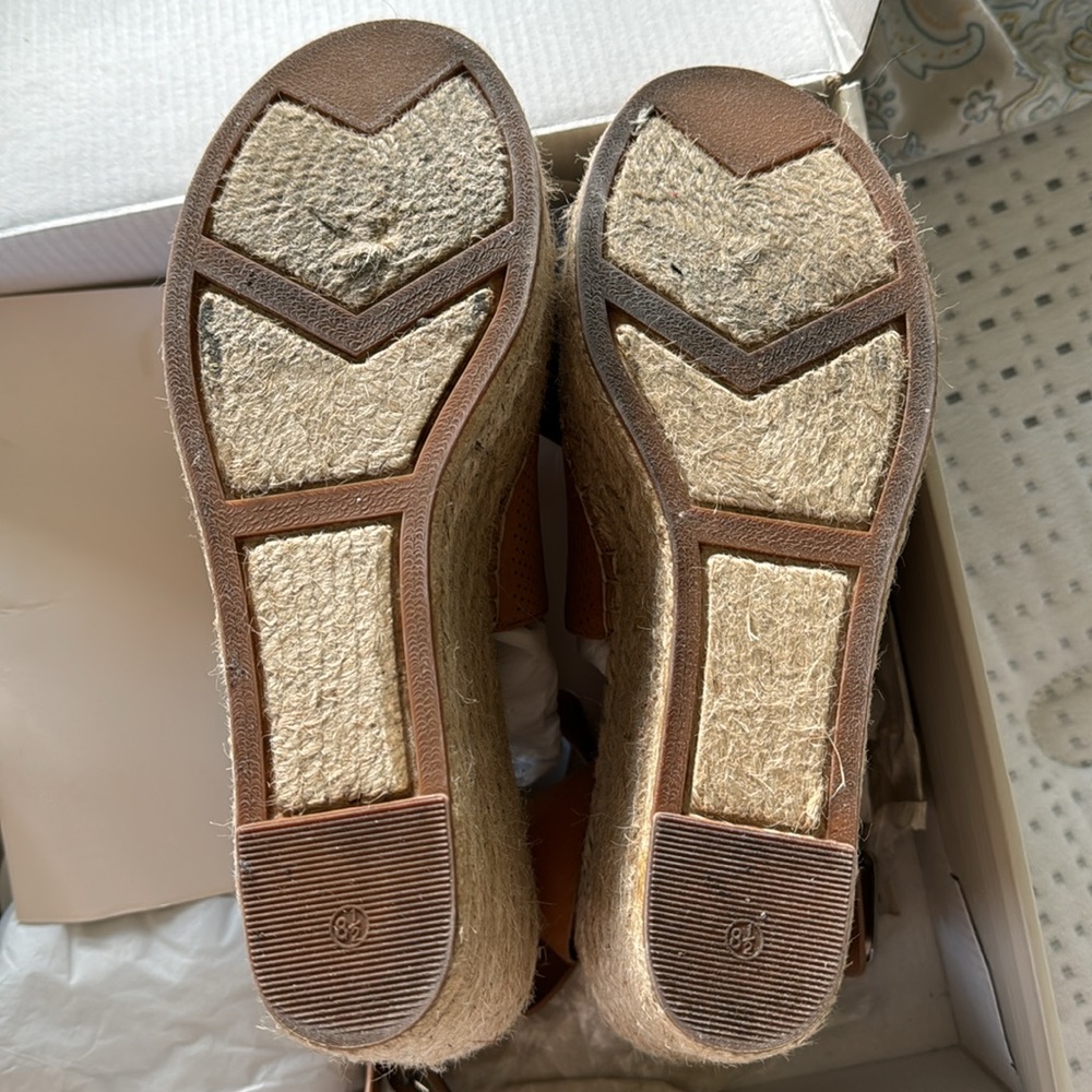 Excellent Used Condition With Box Marc Fisher Ann… - image 4